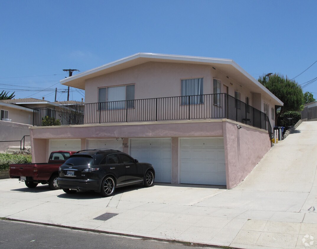 Foto del edificio - 7849-7851 Flight Ave