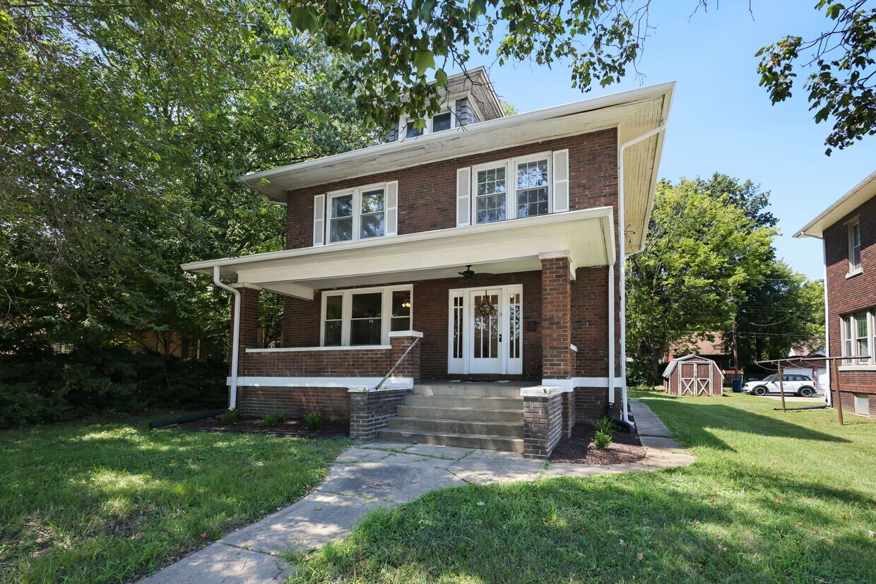 Photo - 401 S Buchanan St (Edwardsville, IL)