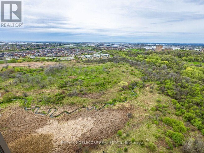 Photo du bâtiment - 710 Humberwood Blvd