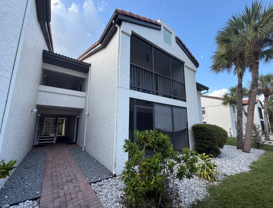 Foto principal - 631 N Orange Ave