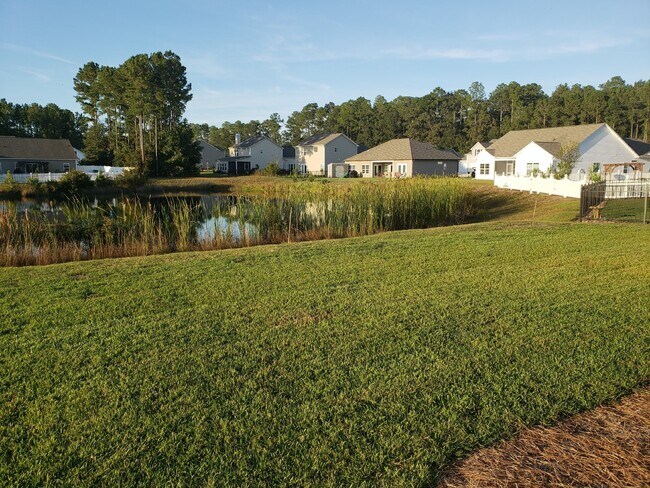 Foto del edificio - Three-Bedroom Home for Rent in New Riverside!