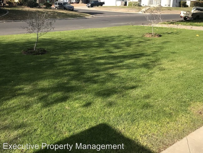 Building Photo - 2525 Lomita Verde Dr