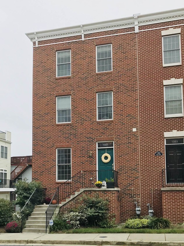 Primary Photo - 1501 Stack St
