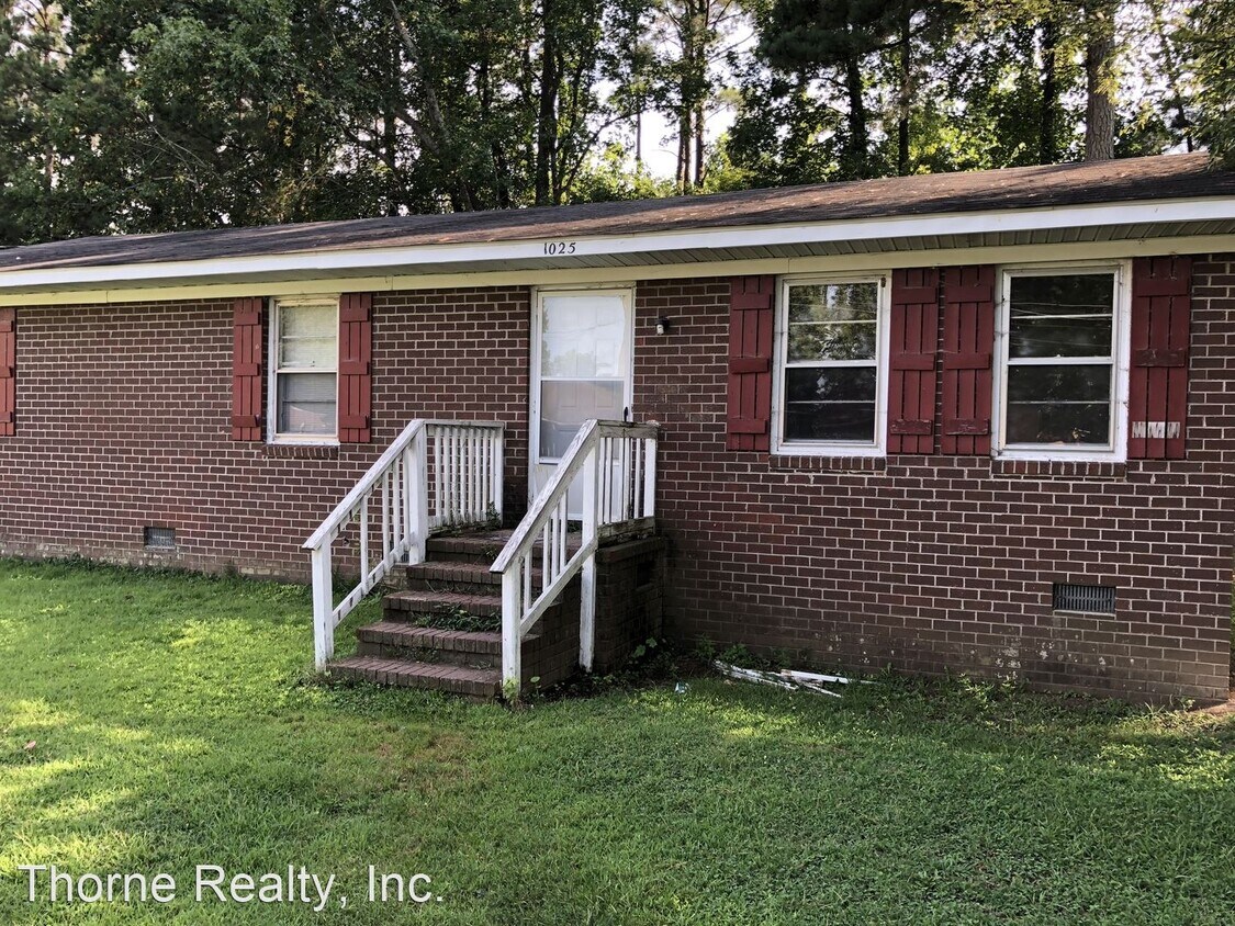 Foto principal - 3 br, 1 bath House - 1025 Hazelwood Drive