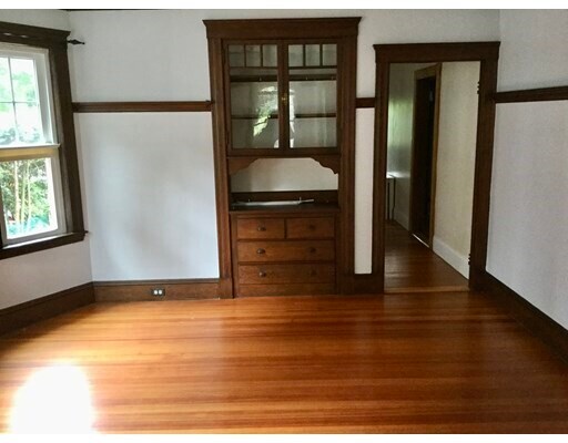 Foto del edificio - 32-34 Crescent Hill Ave