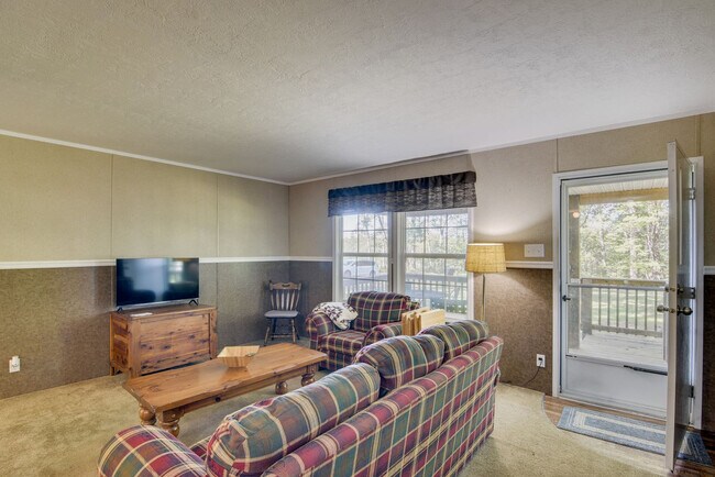 Foto del edificio - 499 Woods Ln