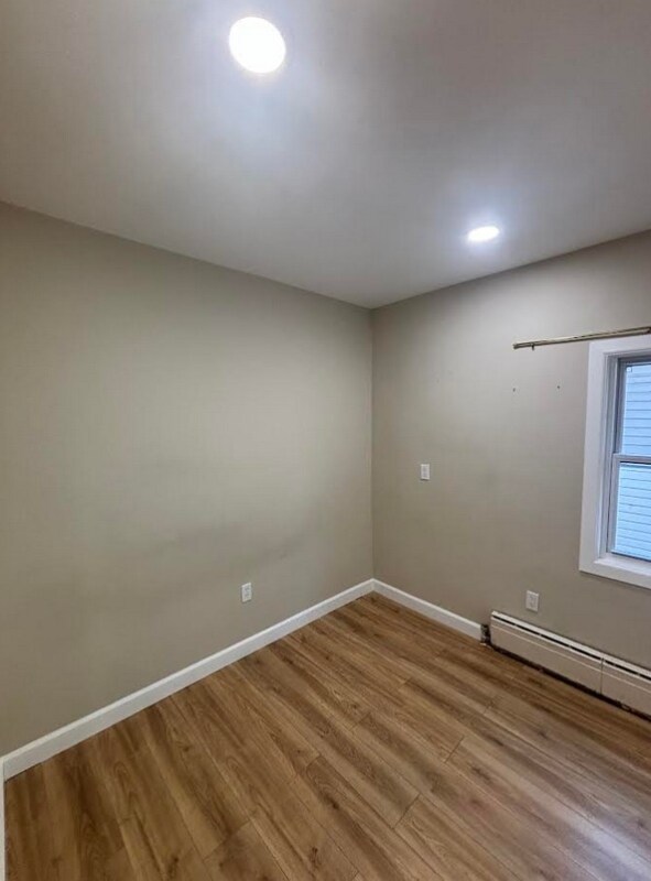 Foto del edificio - 132-30 Cross Bay Blvd