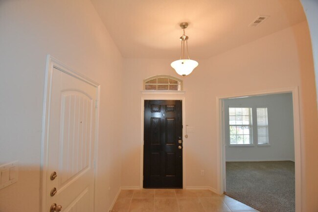 Foto del edificio - 2425 Clay Creek Ln