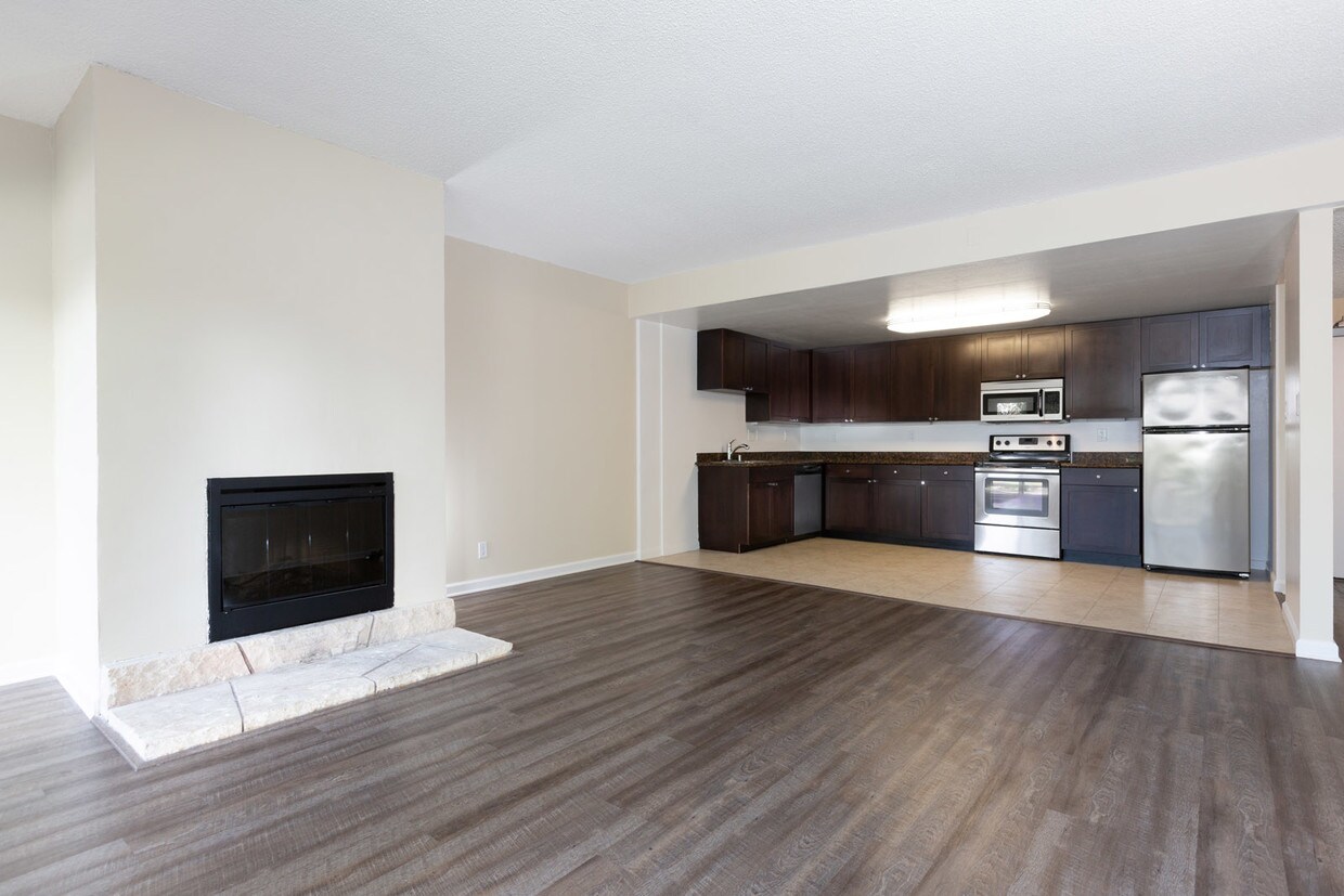 565 Arastradero Rd, Palo Alto, CA 94306