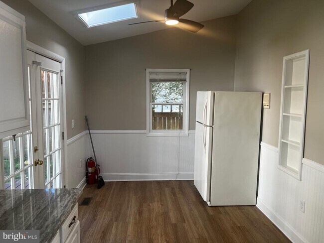 Building Photo - 3416 Meadow Ln