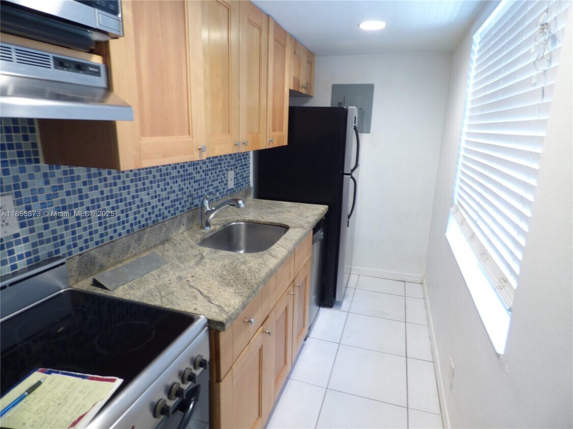 Foto principal - 417 NE 17th Ave