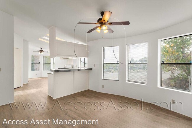 Foto del edificio - 3 br, 2 bath House - 33285 Stoneman St.