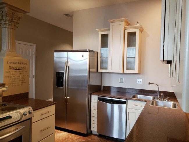 Building Photo - 1623 2nd Ave