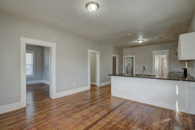 Building Photo - 1715 NW 21st St