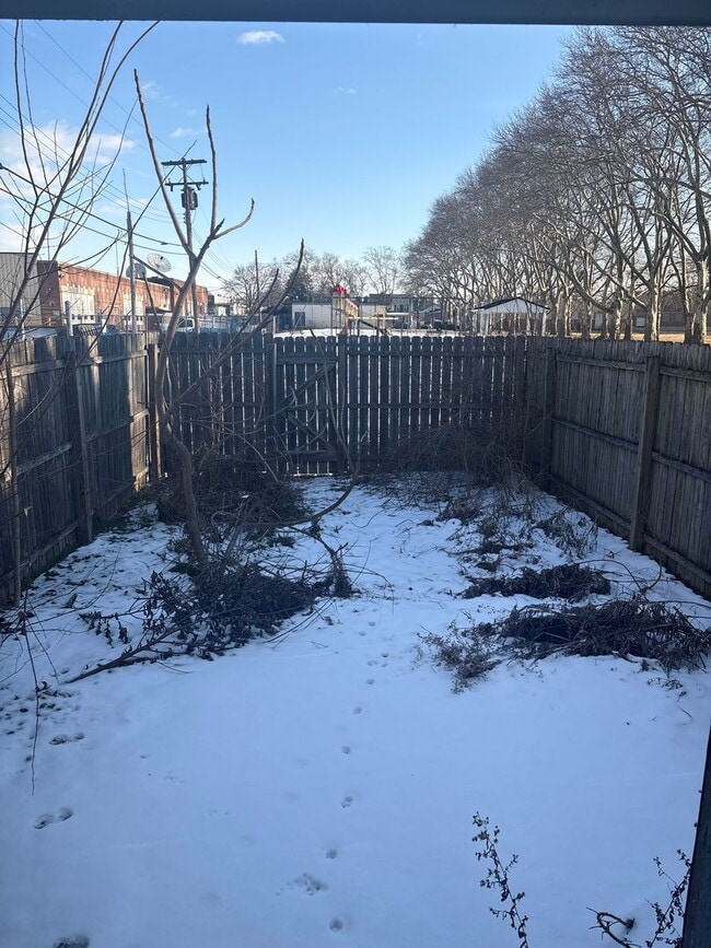 Building Photo - 3-4 Bedroom House Near Albemarle Park-York City SD