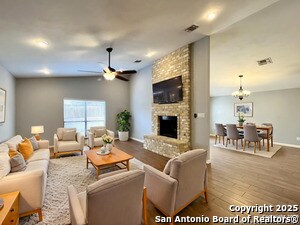 Foto del edificio - 6607 Honey Hill
