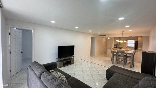 Foto del edificio - 3 br, 2 bath House - 5500 NW 2nd Ave Apt 424