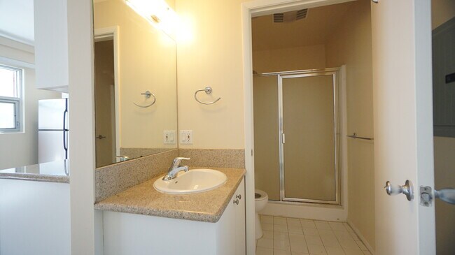 Foto del edificio - 922 W 23rd St