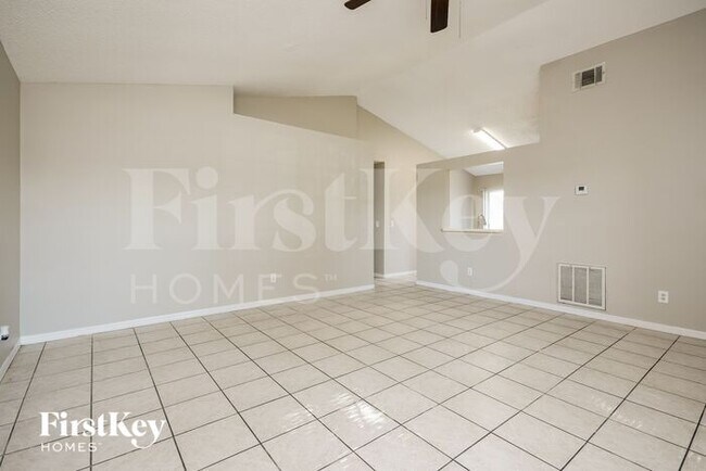Building Photo - 3753 Dartford Dr