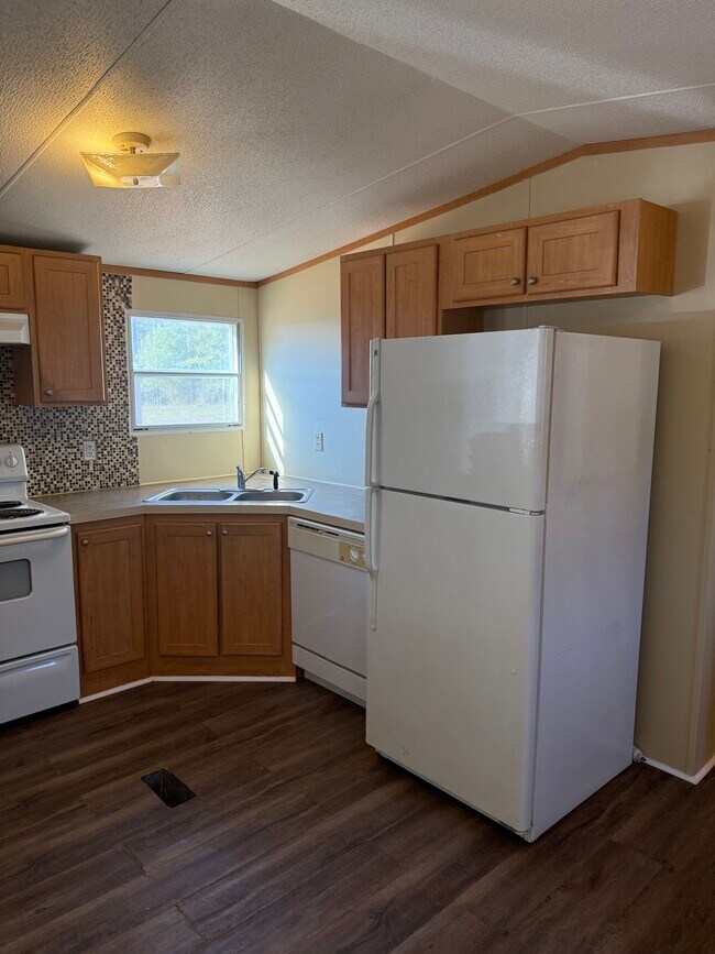 Foto del edificio - 2070 Krist Ln