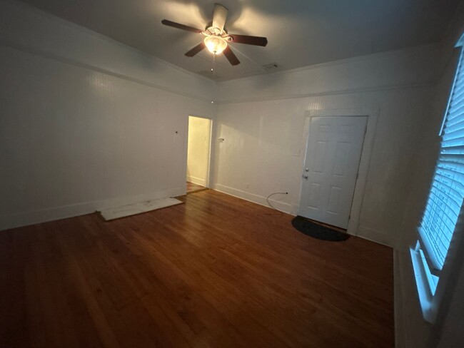Building Photo - 2088 Elzey Ave