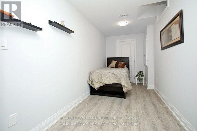 Building Photo - 46 Seguin St