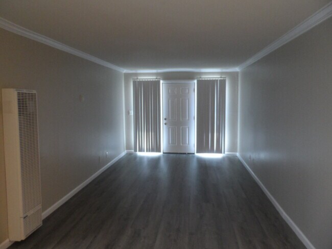 Building Photo - Casa Marie Apartments