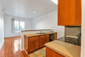 Building Photo - 15475 E Andrews Dr