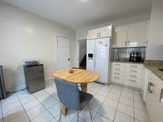 Foto del edificio - 63 Fairbanks St