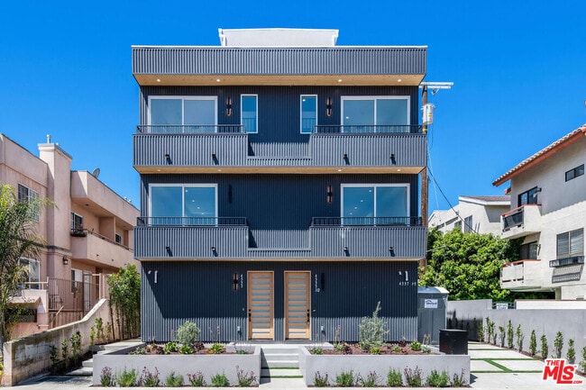 Foto del edificio - 4333 Dixie Canyon Ave