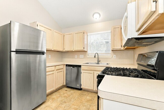 Building Photo - 23623 Prairie Bird Dr