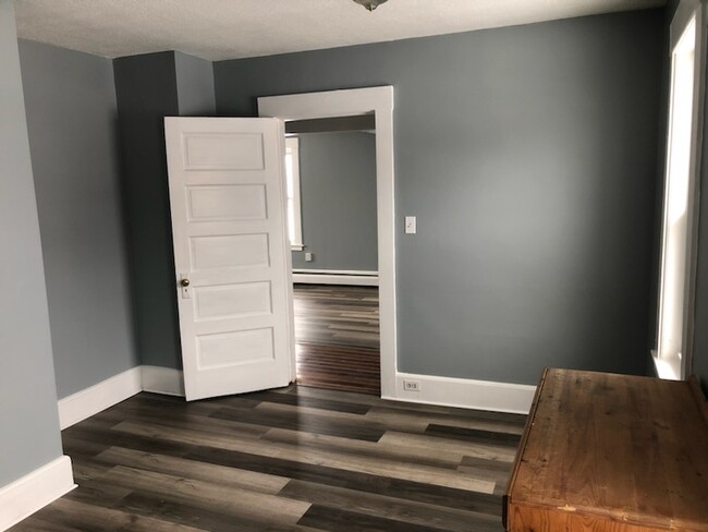 Bright and spacious rooms! - 25 S Main St