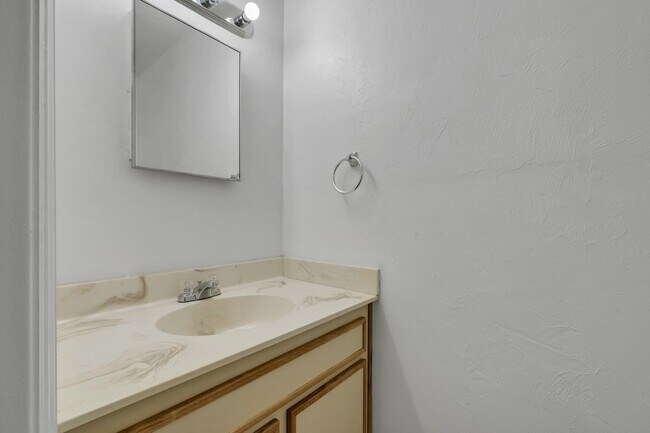 Building Photo - 2313 Hartsfield Way