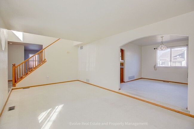 Foto del edificio - Evolve Real Estate: Gorgeous Single Family House is Available for Immediate Move-in!