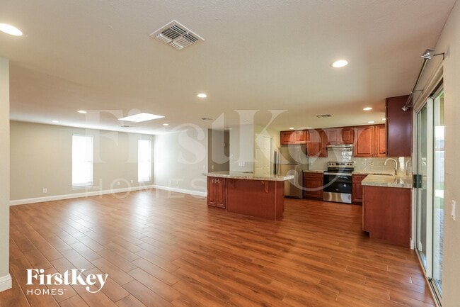 Foto del edificio - 2109 N Verano Way