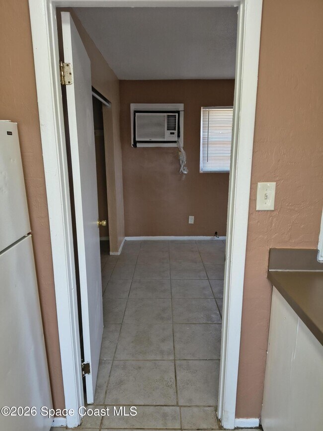 Foto del edificio - 1717 Dixon Blvd