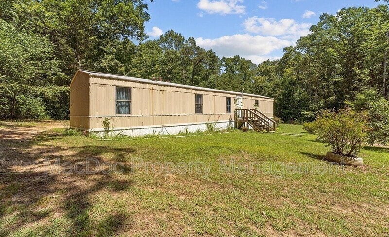 Building Photo - 9037 Fox Run Dr