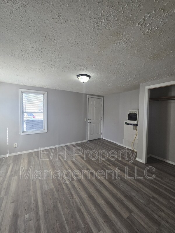 Foto del edificio - 938 N Broadway Ave