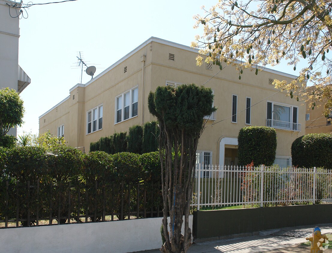 Foto del edificio - 4430 E Burns Ave