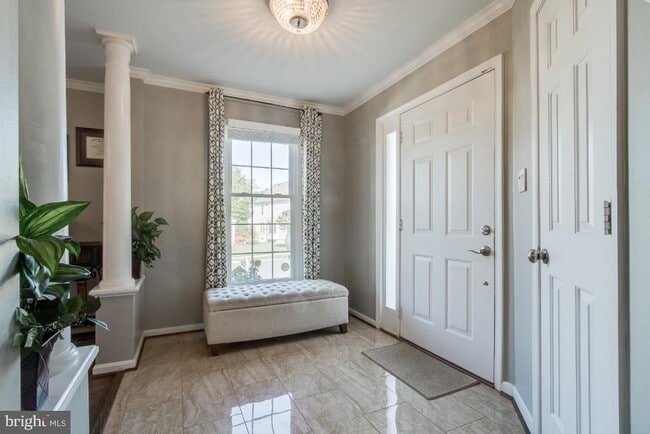 Building Photo - 6569 Forsythia St