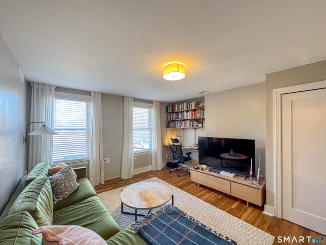 Building Photo - 508 Chapel St