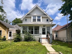 Building Photo - 1110 Harding Dr