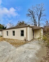 Building Photo - 1860 Woodland Ave SW