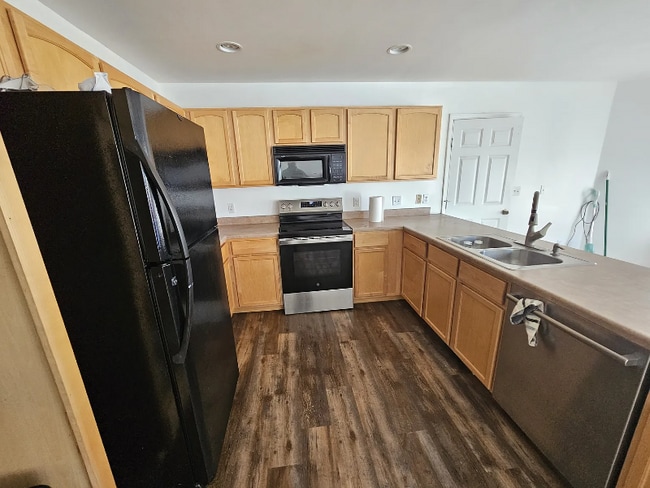 Building Photo - 1691 40 E