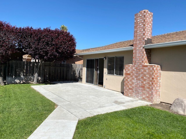 Back Patio - 939 Sloat Dr