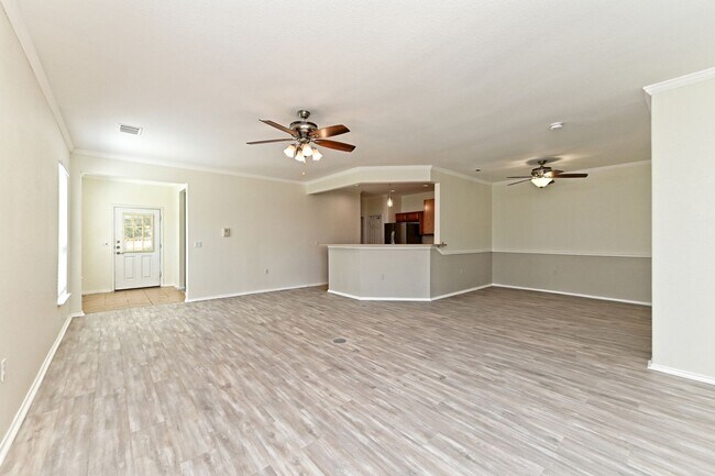 Building Photo - 111 Nassau Cir