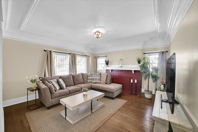Foto del edificio - 4667 Pickford St