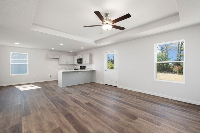 Foto del edificio - BRAND NEW 3 BEDROOM HOME - BOLIVAR, MO