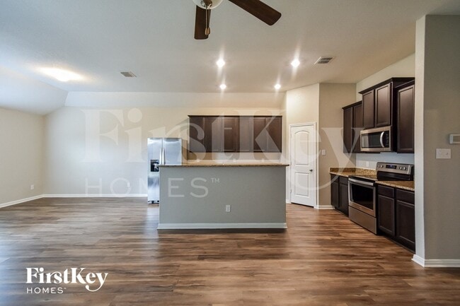 Foto del edificio - 11811 Wolf Cyn