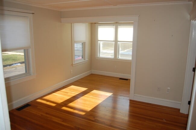 Building Photo - 3 Circular Ave